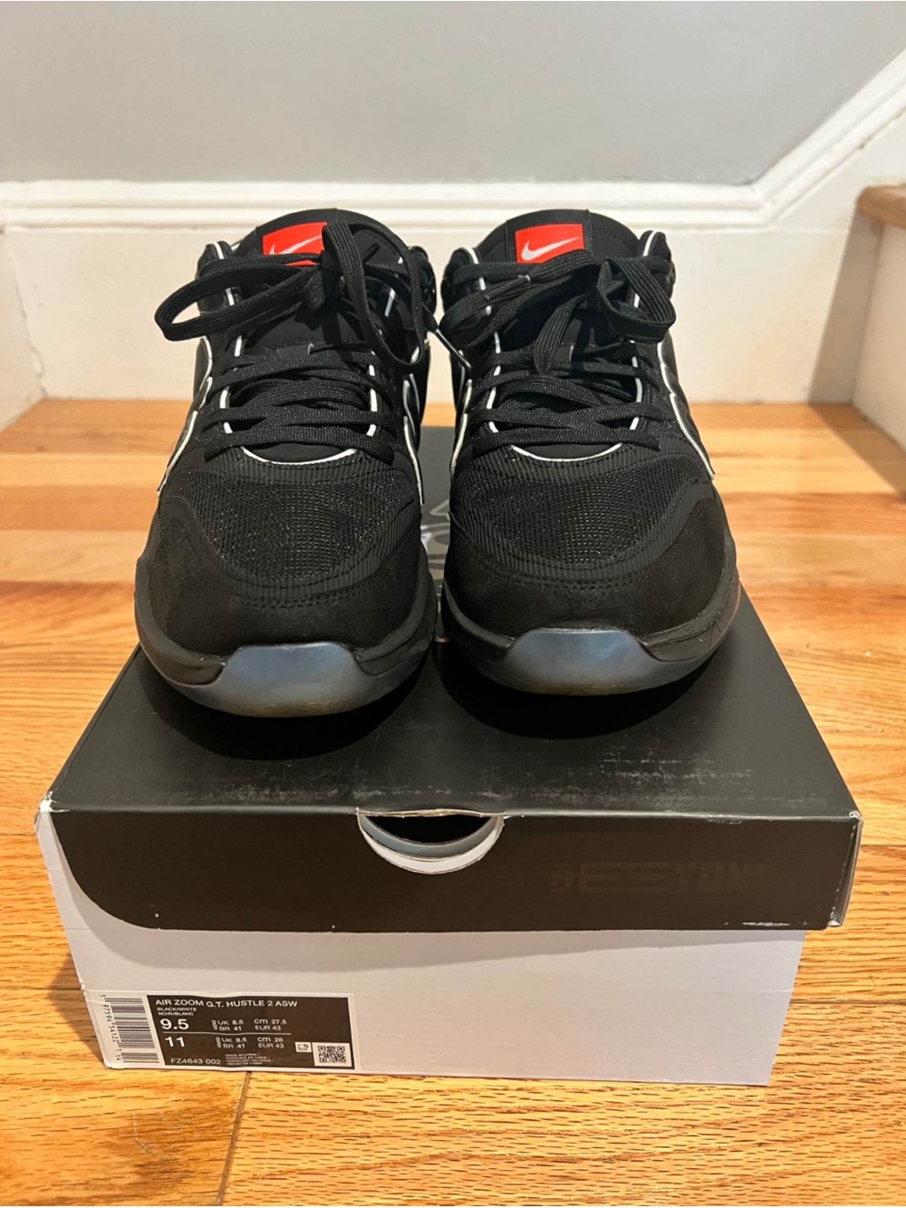 Nike Black/White Men's Air Basketball Sneakers - Picture 5 of 7